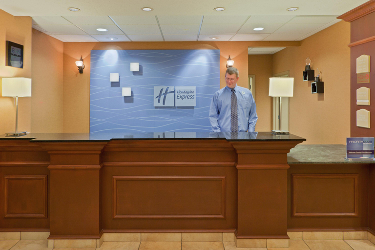 Public Area 2, Holiday Inn Express & Suites KENT - UNIVERSITY AREA by IHG, Portage