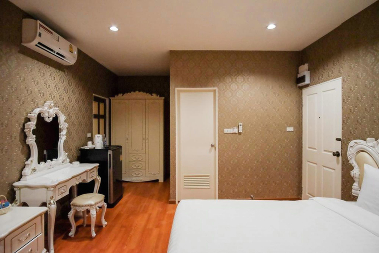Bedroom 3, The O-Zone Airport Inn, Lat Krabang