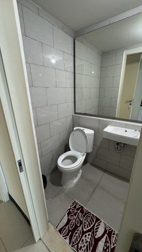 Bathroom 13
