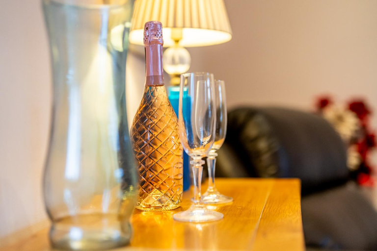 Food & Drinks 3, QF Living Apartments, Norfolk