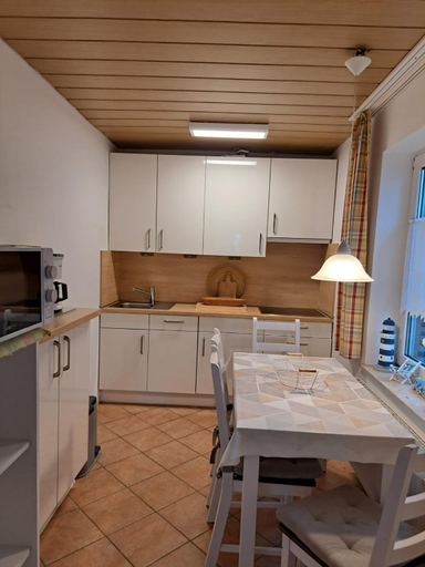 Others 4, Haus Schwalbennest, Wittmund