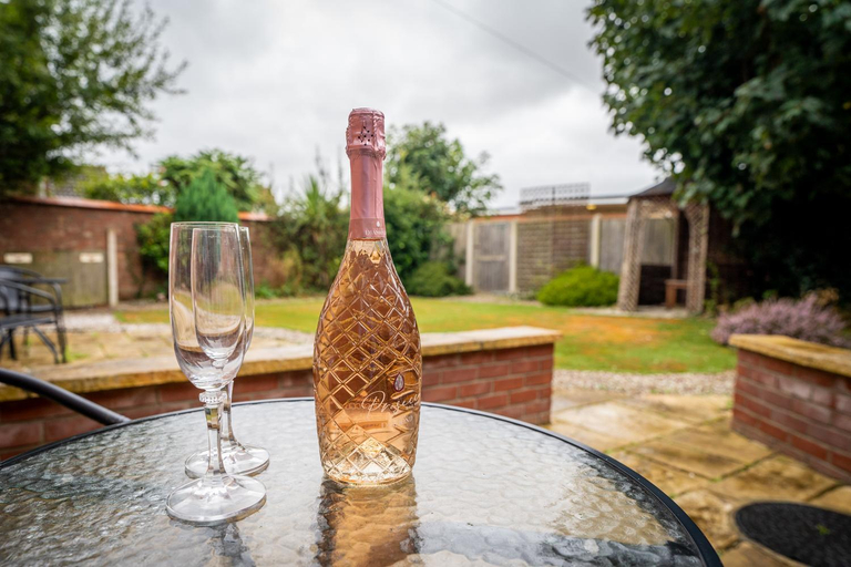 Food & Drinks 4, QF Living Apartments, Norfolk