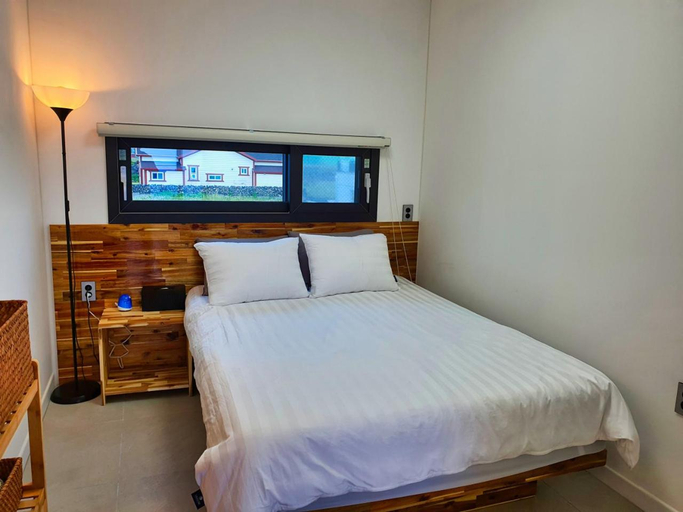 Bedroom 3, Jeju Nollgureum Pension, Jeju