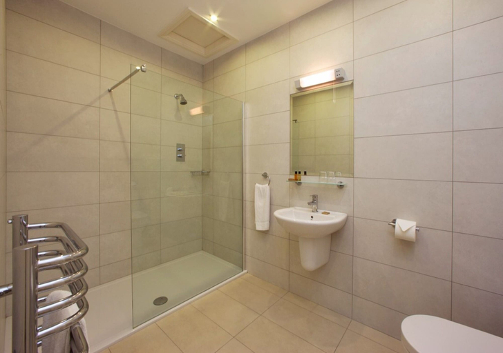 Bathroom 3, Walter Raleigh Hotel
