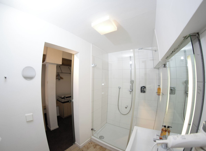 Bathroom 5, Hotel Hofgut Hohenkarpfen, Tuttlingen