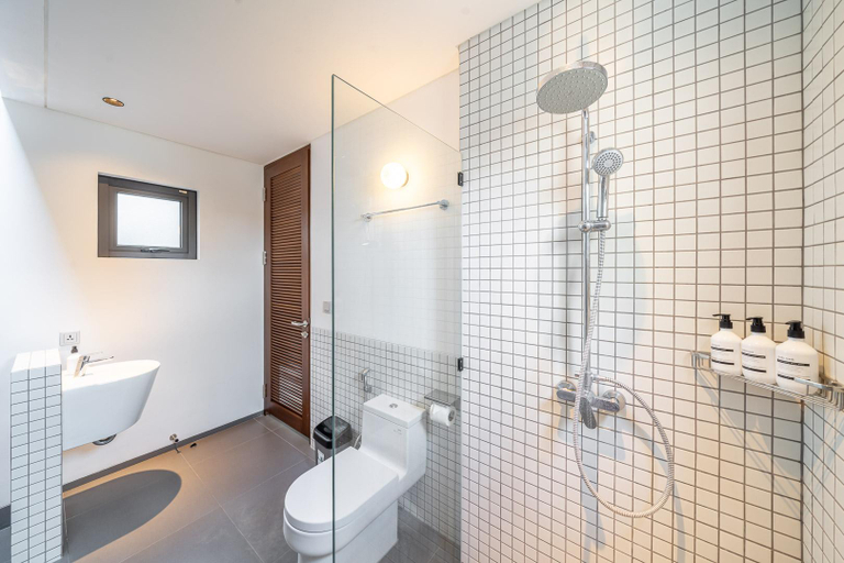 Bathroom 3, Casa Nadi, Badung