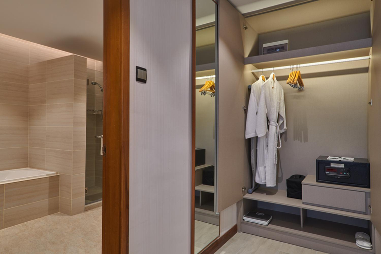 Bathroom 11