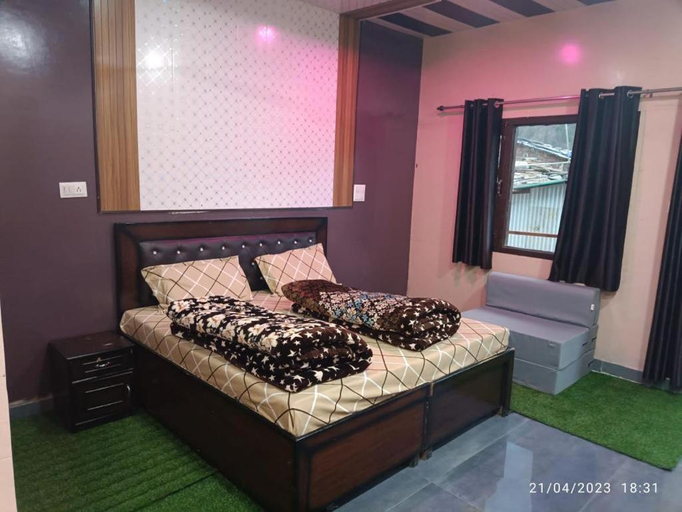 Others 5, Hotel Holy Spirit, Rudraprayag