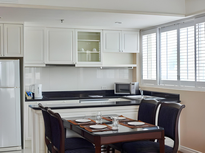 Dining Room 11