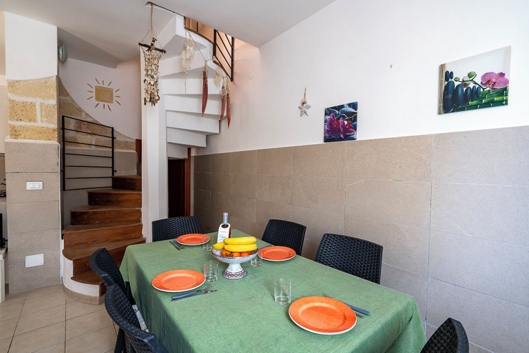 Dining 2, Villino Sole 1 Airco Near Beach & Centre, Lecce