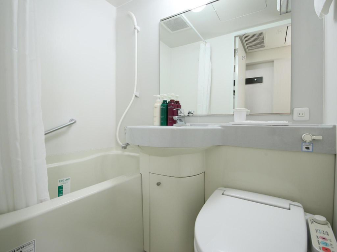 Bathroom 24