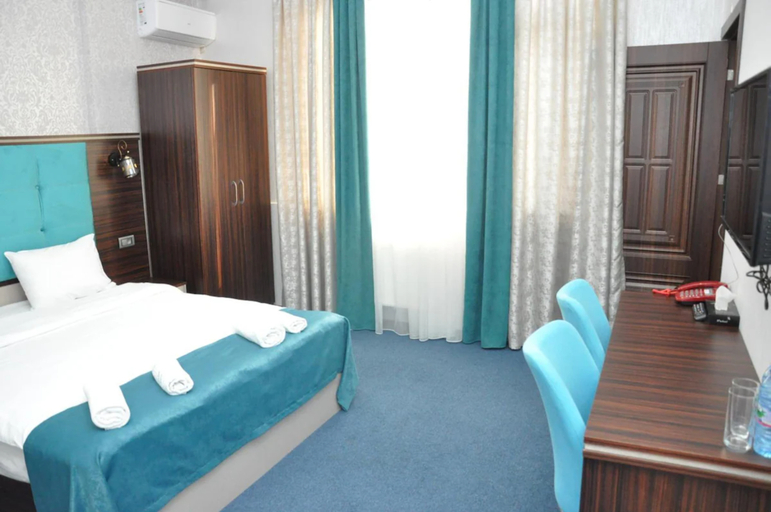 Others 3, Mildom Hotel, Baku