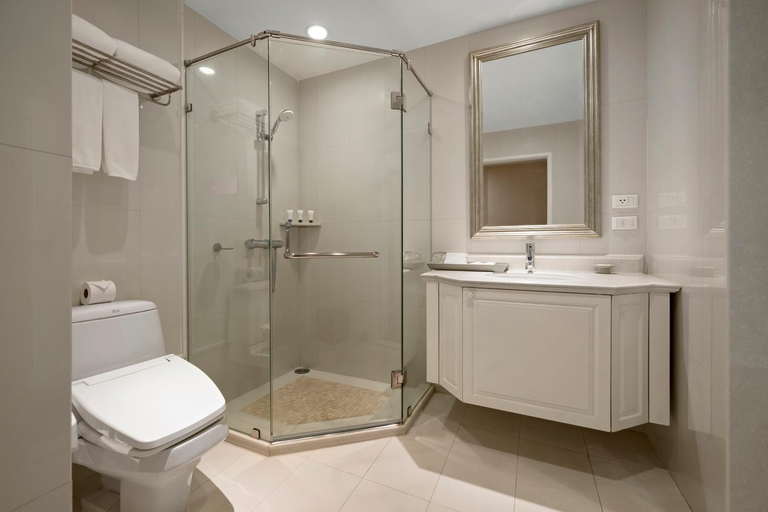 Bathroom 4