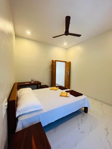 Others 5, Munroe Meadows, Kollam