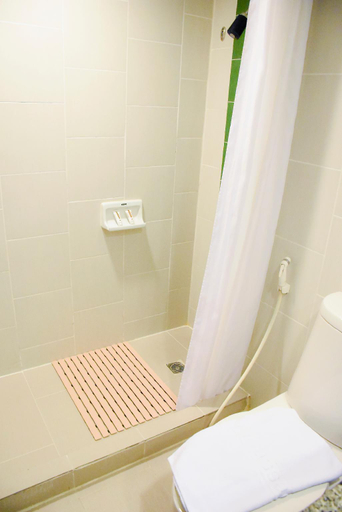 Bathroom 11