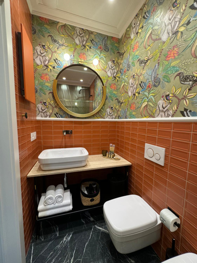 Bathroom 19