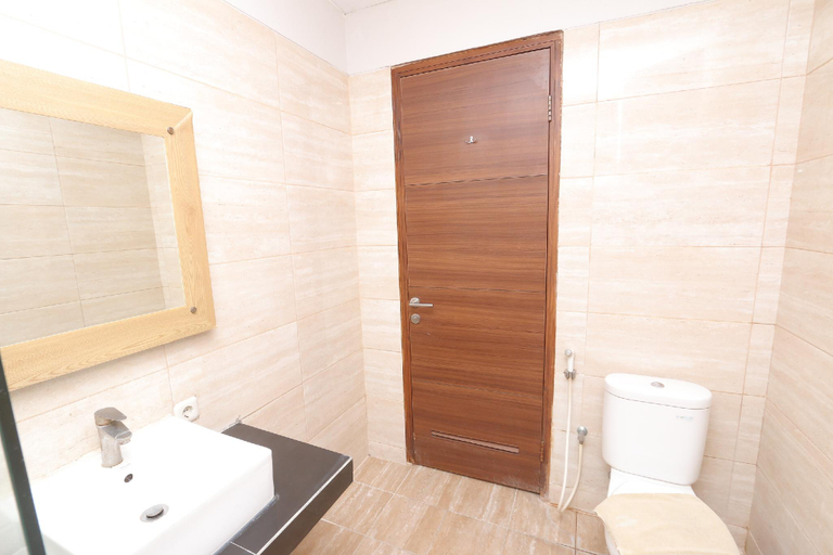 Bathroom 8