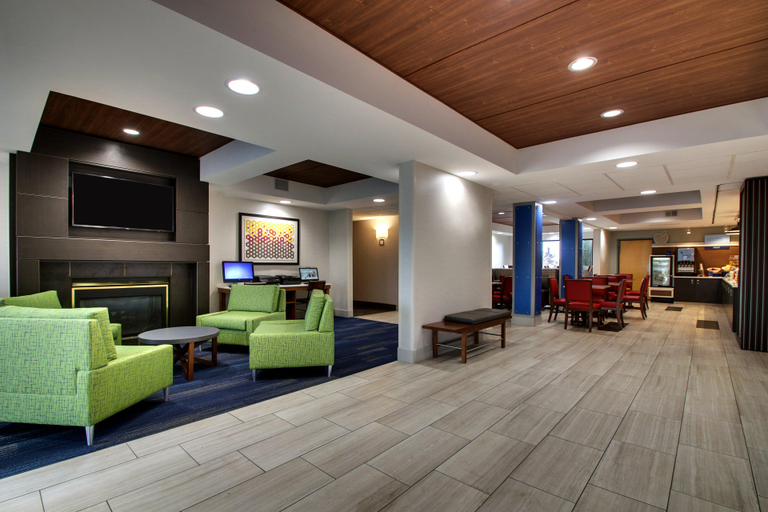 Public Area, Holiday Inn Express & Suites CEDAR RAPIDS-I-380 @ 33RD AVE by IHG, Linn