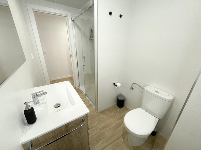 Bathroom 3, Apartamentos Zaragoza Gran Via 3000, Zaragoza