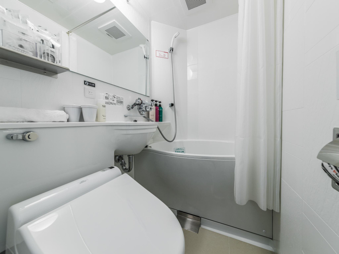 Bathroom 19