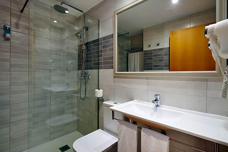 Bathroom 4, Hotel Cala d’Or Playa, Baleares