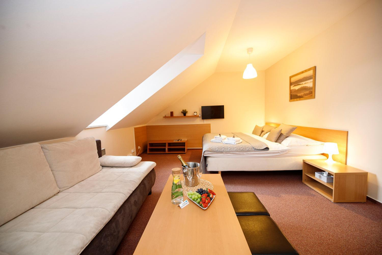 Bedroom 3, Hotel Modrasek, Klatovy