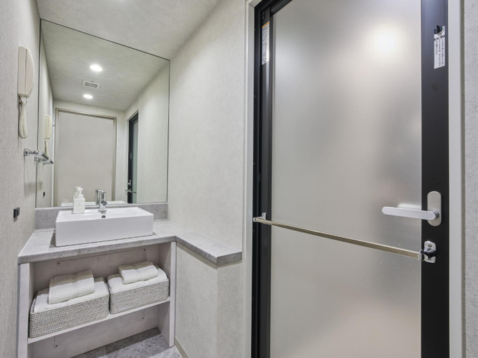 Bathroom 24