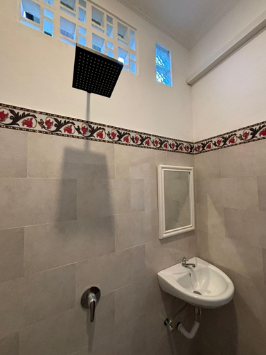 Bathroom, Villa Poleng, Gianyar