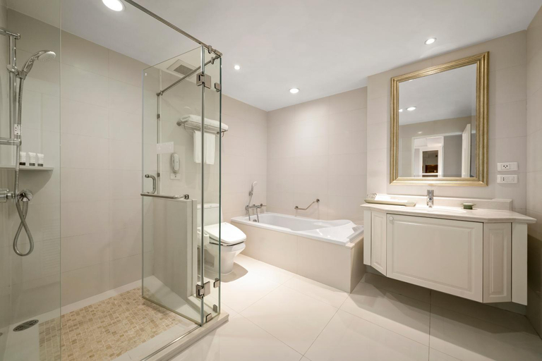 Bathroom 15