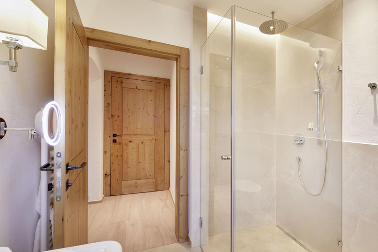 Bathroom 5, Tennerhof Luxury Chalets, Kitzbühel
