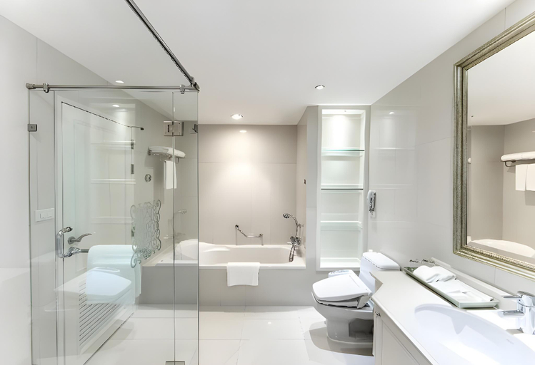 Bathroom 14