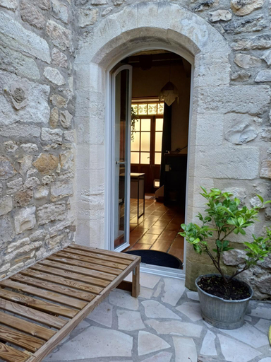 Others 5, chambre d hotes Aramon, Gard