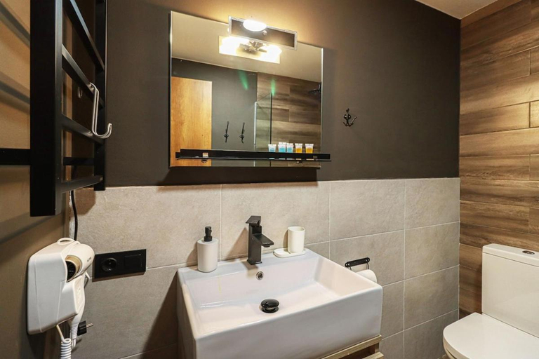 Bathroom 2, Marshall Gudauri Stylish Apartment By Wehost, Kazbegi