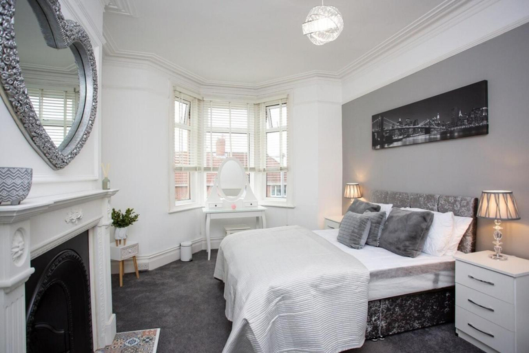 Others 4, Vacant Nests - The Brighton, Gateshead