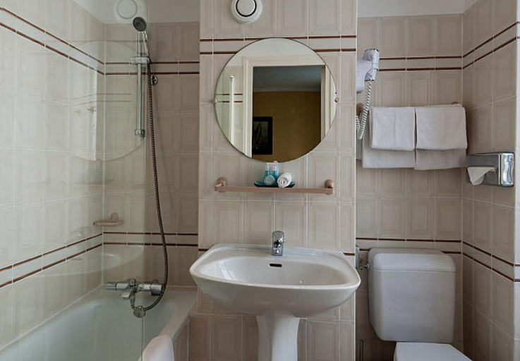 Bathroom 5, Opera Deauville Hotel, Paris