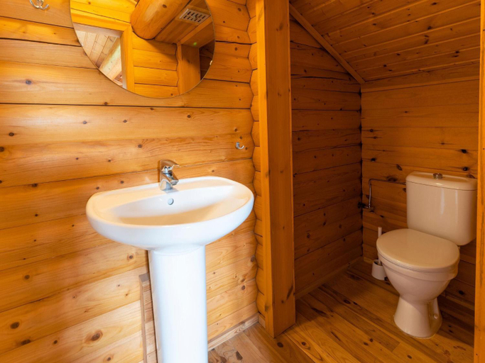 Bedroom 2, Spacious chalet surrounded by nature in Durbuy, Luxembourg