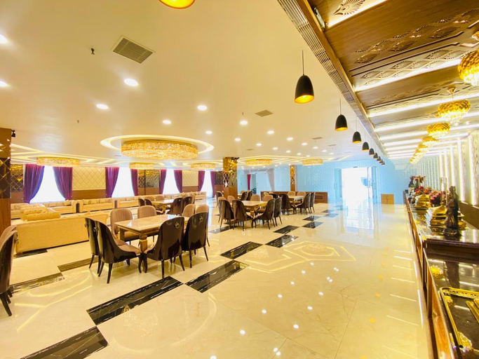 4, Hotel Holiday Grand, Gautam Buddha Nagar