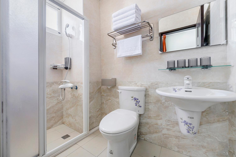 Bathroom 5, Oriental Blue Smart Stay (民宿編號1169號), Taitung