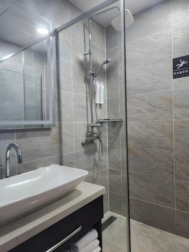 Bathroom 3, SeaCruise Hotel, Sokcho