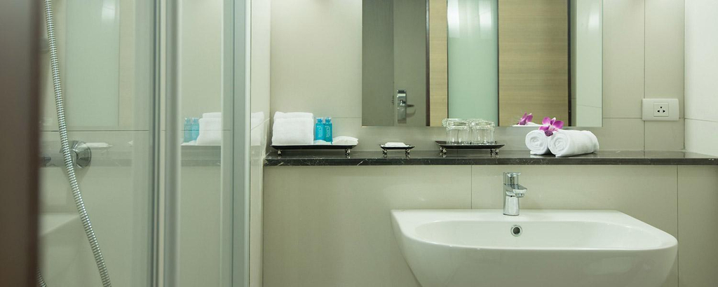 Bathroom 7