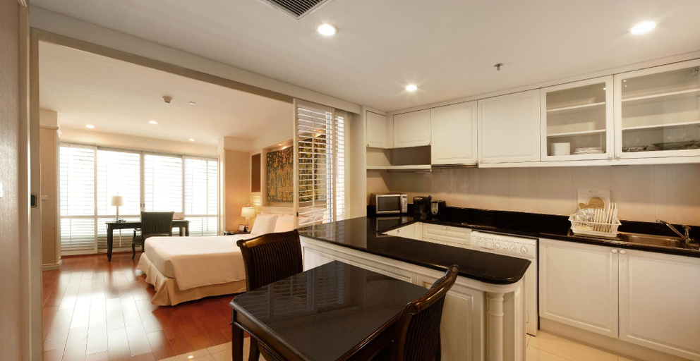 Dining Room 10