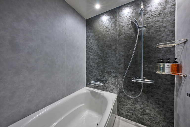 Bathroom 9