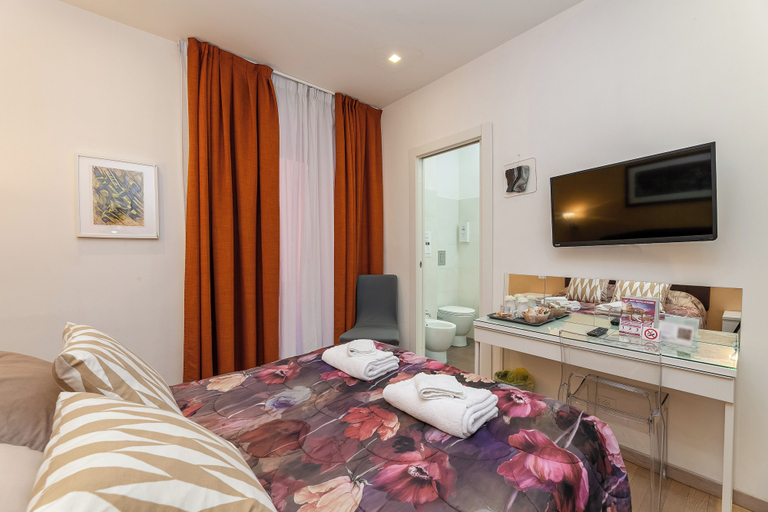 Bedroom 2, Sweet Stay Home, Rome