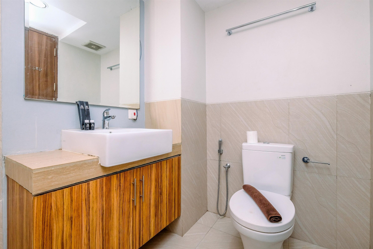 Bathroom, Homey And Simply Look 2Br At Bogor Icon Apartment, Bogor