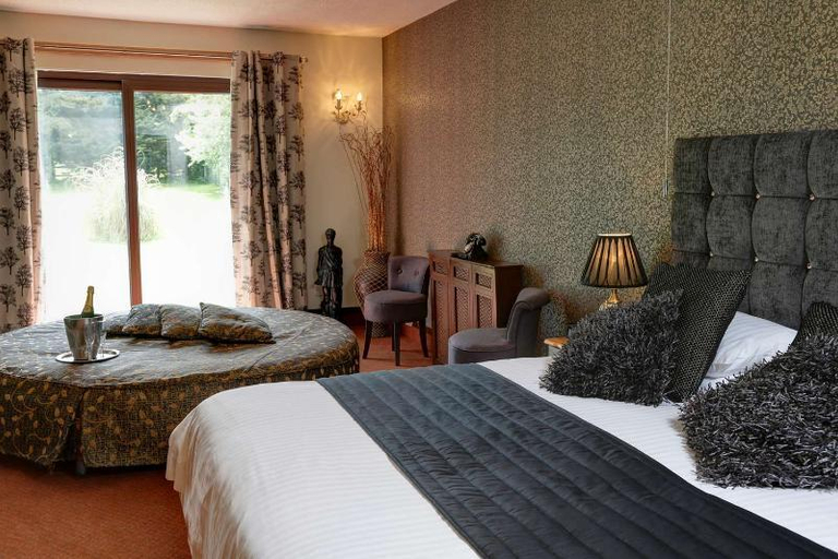 Bedroom 3, Best Western The Compass Inn, South Gloucestershire