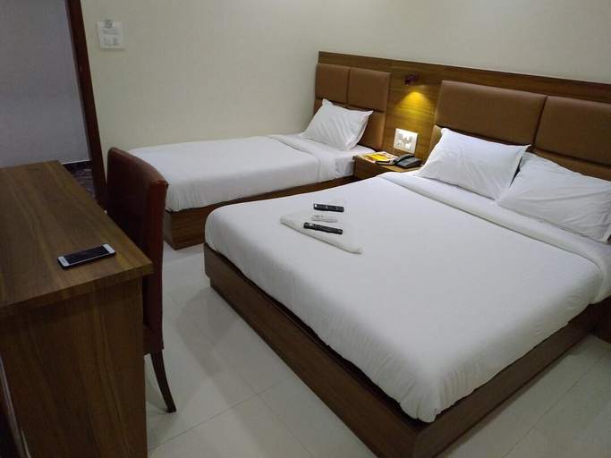 Bedroom 2, Hotel Avion Palace Near Exhibition Center, Mumbai Suburban