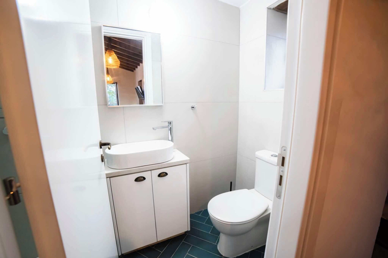 Bathroom 4, Eftychia's House