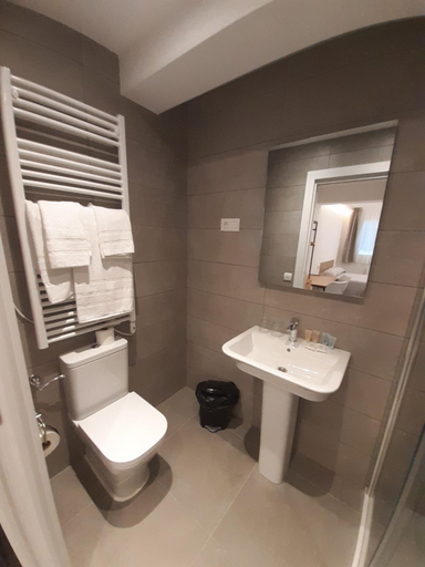 Bathroom 4, Hotel Photo Zabalburu, Vizcaya