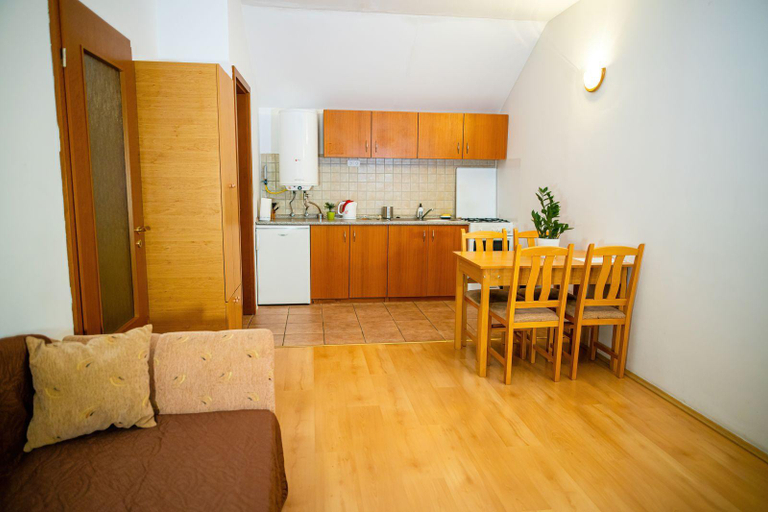 Others 5, Bianka Apartman, Mezőkövesdi
