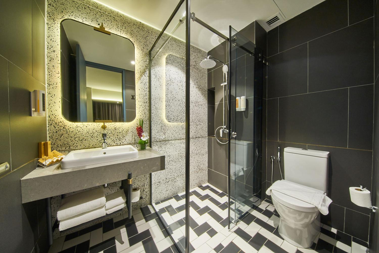 bathroom 5